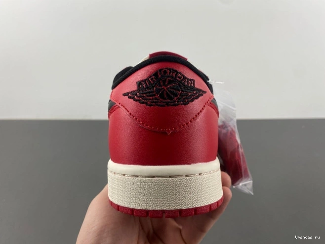 1  OG Air Low “Chicago”  Jordan HQ6998-600 0906